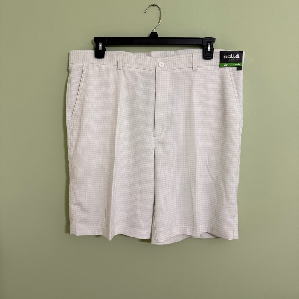 New Bolle Men's waist 40 White Golf Shorts